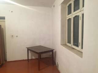 Хостелы Yasamal Hostel Баку Бюджетный двухместный номер с 1 кроватью или 2 отдельными кроватями-5
