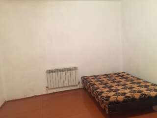 Хостелы Yasamal Hostel Баку Бюджетный двухместный номер с 1 кроватью или 2 отдельными кроватями-6
