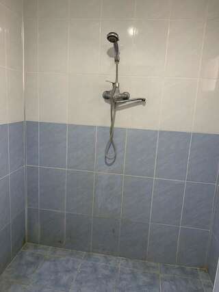 Хостелы Yasamal Hostel Баку Бюджетный двухместный номер с 1 кроватью-3